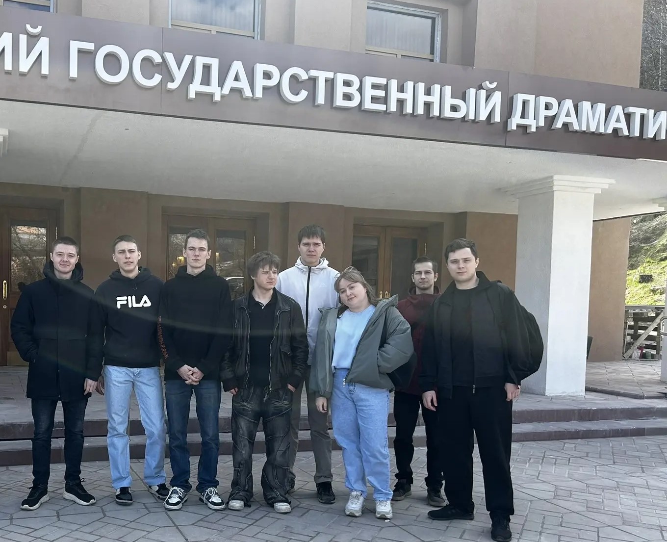 Память сердца: студенты нашего филиала посетили театральный урок-спектакль в Златоустовском государственном драматическом театре «Омнибус». Память сердца: студенты нашего филиала посетили театральный урок-спектакль в Златоустовском государственном драматическом театре «Омнибус».