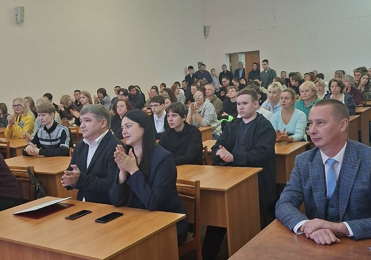 В добрый путь, первокурсники! В филиале ЮУрГУ в г. Златоусте прошла традиционная встреча с первокурсниками!